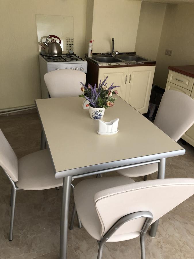 Lilu Hotel Tbiliszi Kültér fotó