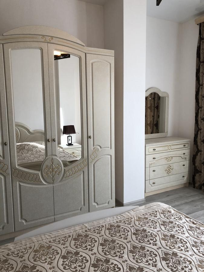 Lilu Hotel Tbiliszi Kültér fotó